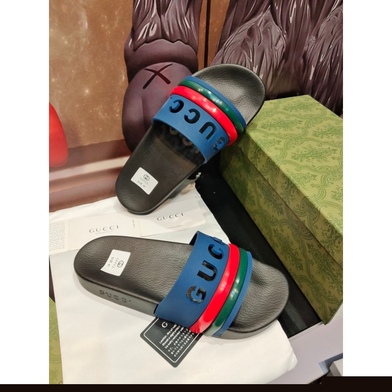 G*u*i slippers
